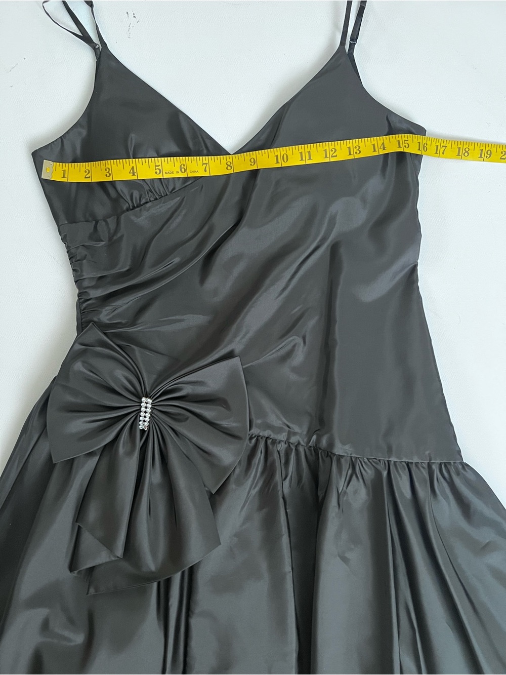 BCBG Paris Black Cocktail Dress Tulle
Underskirt /Bow w/Rhinestone SZ 8
Formal - Picture 12 of 15